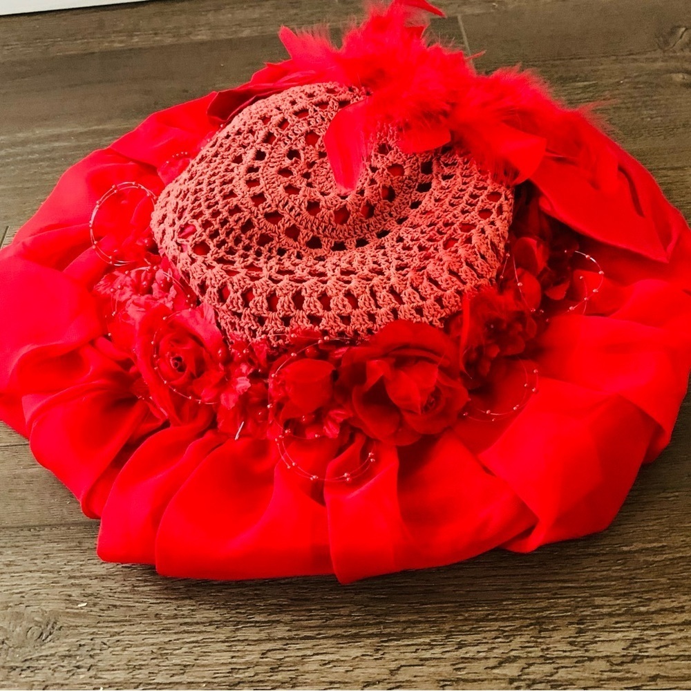 Handcrafted hat - Picture 6 of 8